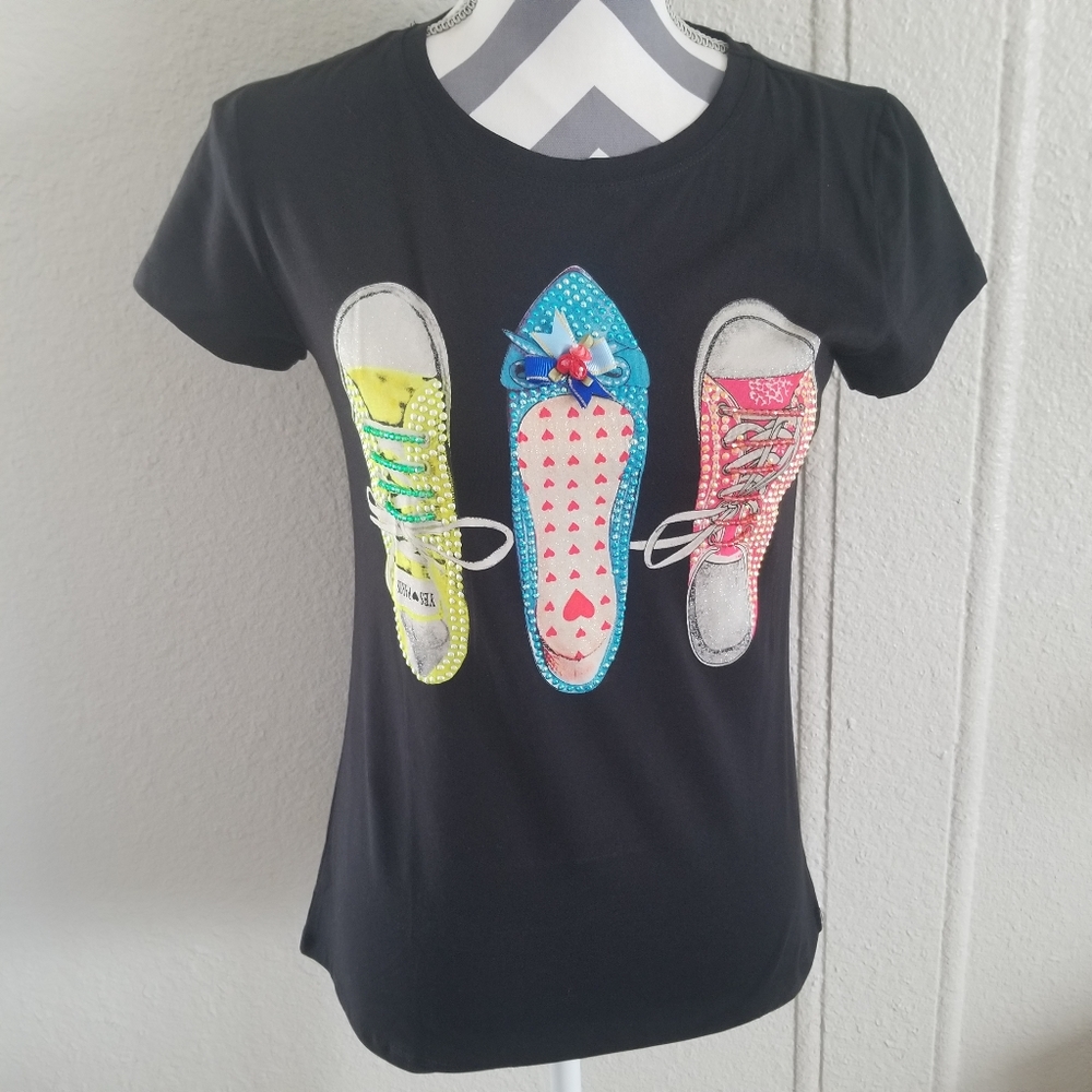 Vinizbena fashion t-shirt  with rhinestones